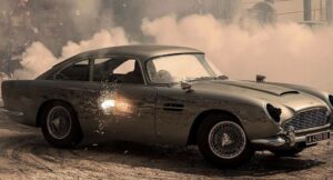 映画『007ノータイム・トゥ・ダイ』の車での銃乱射シーンネタバレ