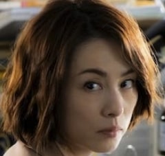 松田杏奈役を演じる女優・米倉涼子